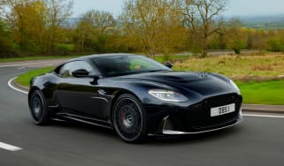 Aston Martin DBS 770 Ultimate – tracking cornering