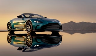 Aston Martin V12 Vantage Roadster – front quarter